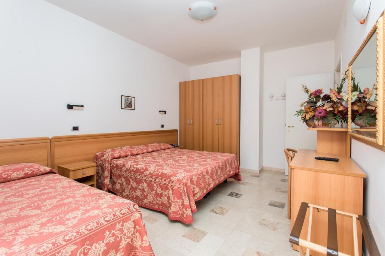 Hotel Residence Des Bains Cesena Bagian luar foto
