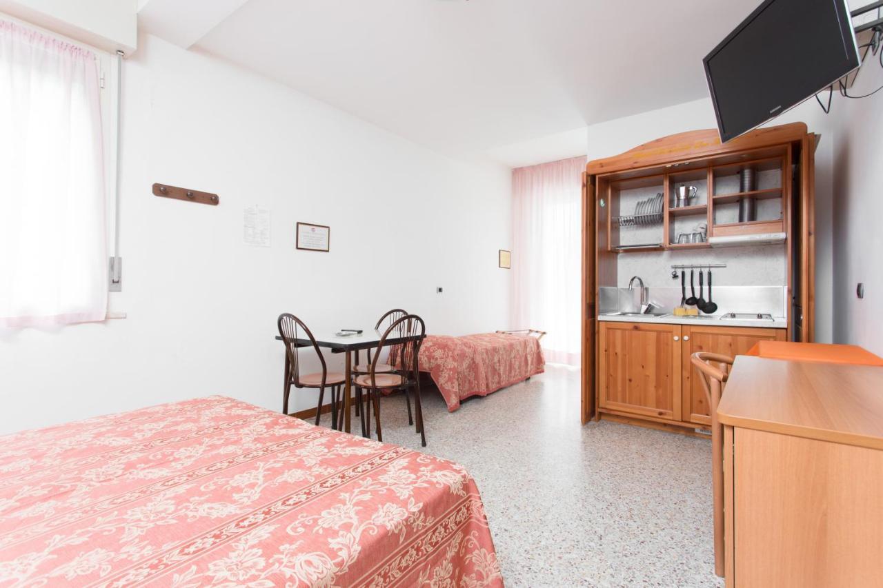 Hotel Residence Des Bains Cesena Bagian luar foto