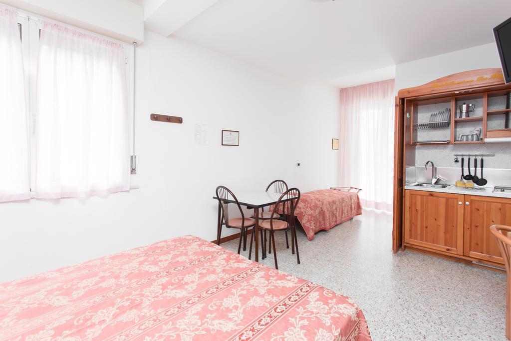 Hotel Residence Des Bains Cesena Bagian luar foto